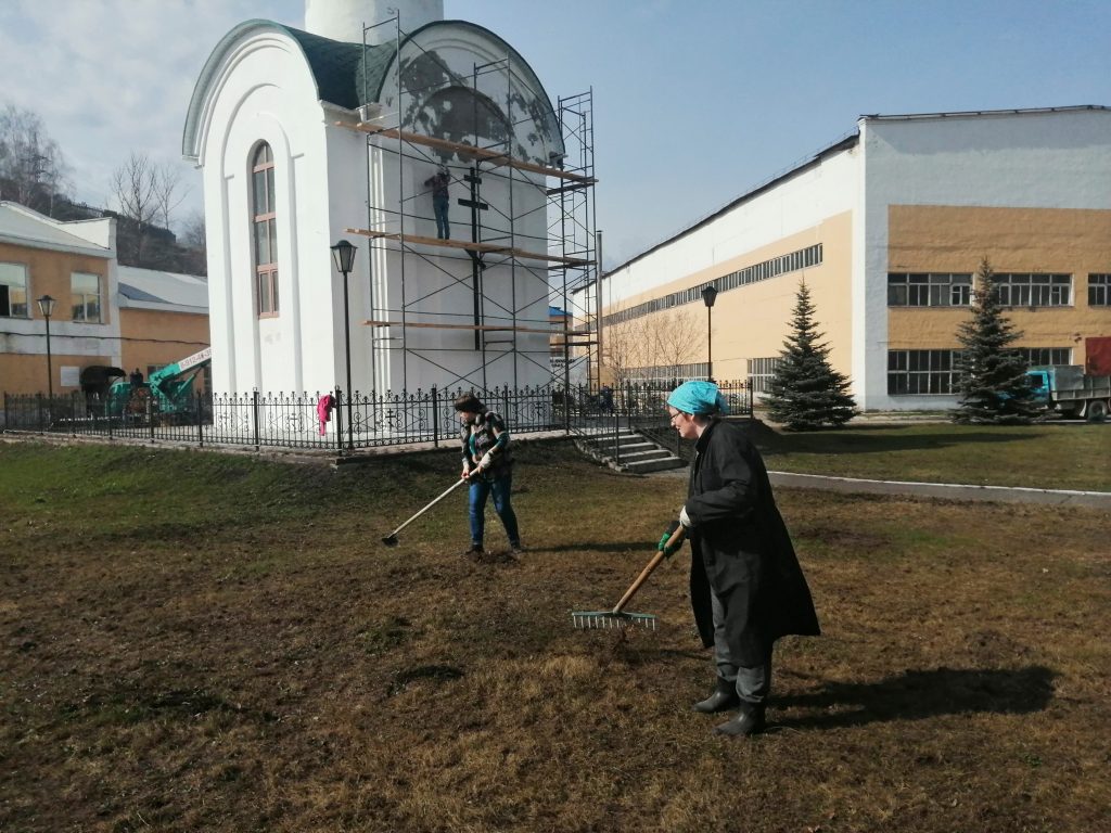 Работники ООО «ЗМЗ» наводят порядок на заводе и в городе